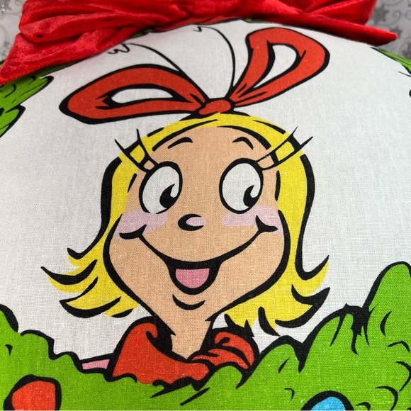 Cindy Lou Who How The Grinch Stole Christmas Velvet Red Bow Wreath Throw Pillow - Picture 5 of 10